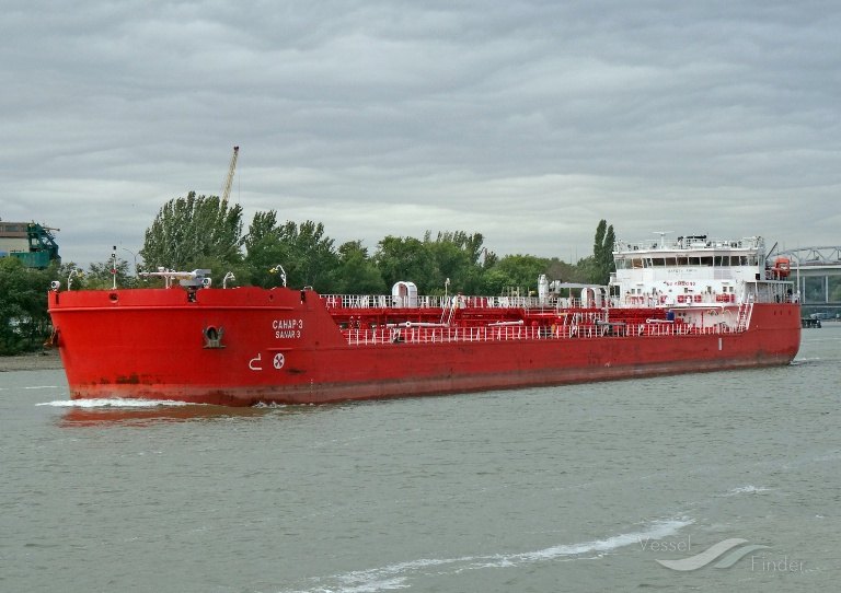 Chemical/oil tanker Sanar-3 (САНАР-3). File photograph — not a strike still. Already dark before 6 July. Dark AIS is not sunk.